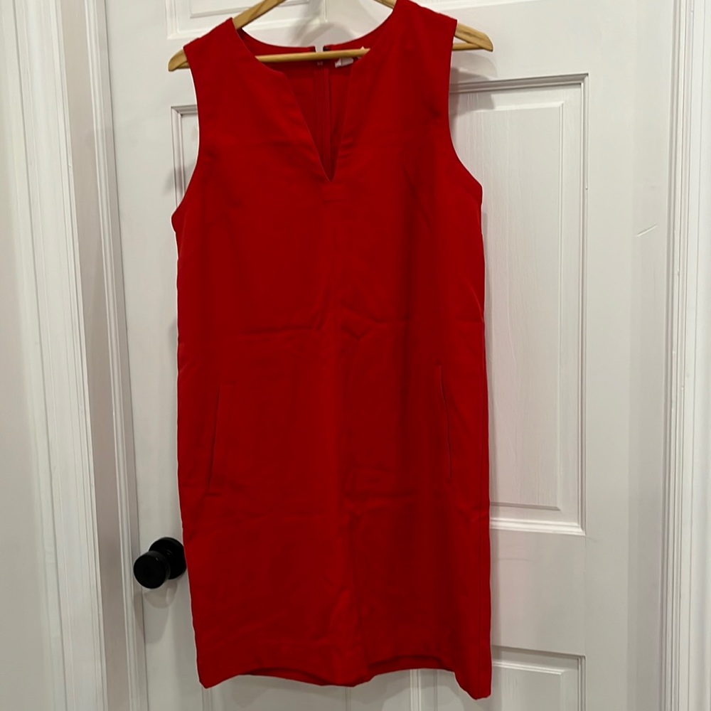 Simple cherry red shift dress with pockets. GAP sz M.